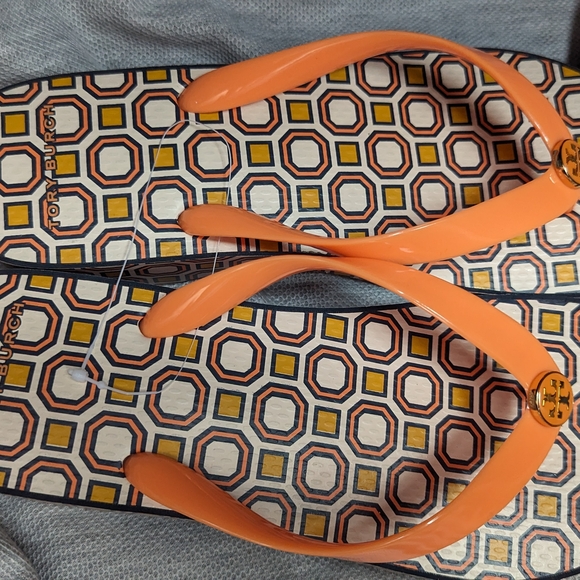 Tory Burch Handbags - Tory Burch Geometric Patterned Orange Flip Flops